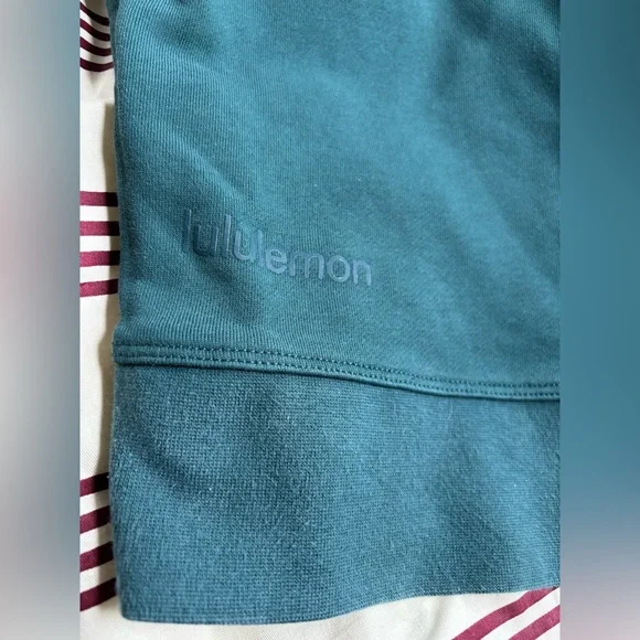 Women’s Lululemon Perfectly Oversized Crew Submarine Color Sweatshirt - Size 8 - Picture 12 of 13